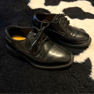 GUC Boys Black Dress Shoes